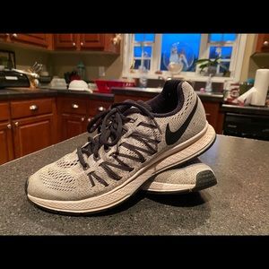Women’s 8.5 Nike Zoom Pegasus 32